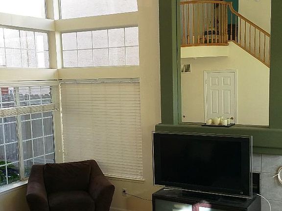 3rd image of 740 Las Palmas Dr