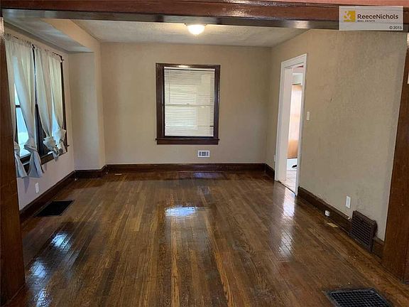 5th image of 3730 Indiana Ave