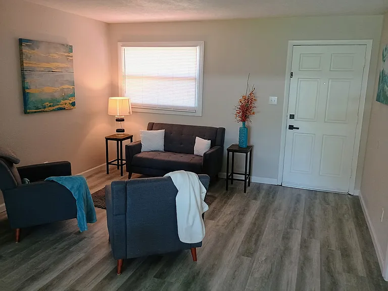 5834 Forest Grove Blvd — Photo 2