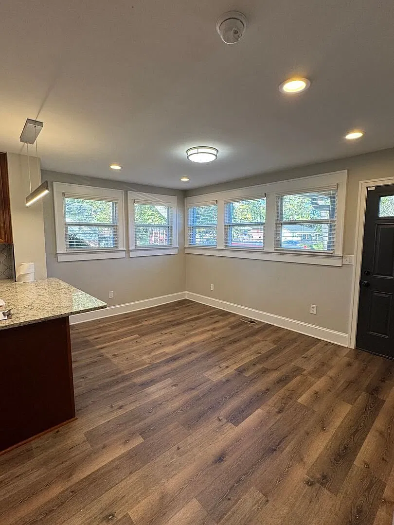 Charming 2 bedroom 2 bath, near Downtown Greenville! — Photo 3