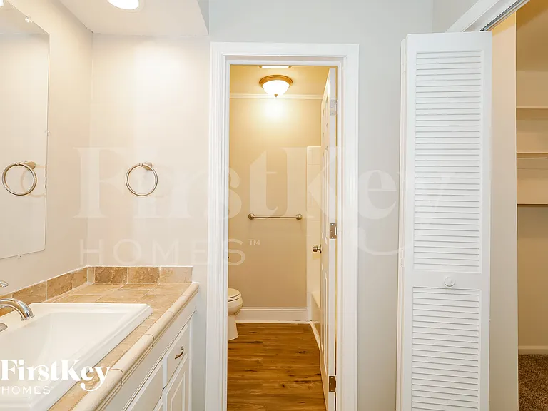 7614 Robin Crest Rd — Photo 10