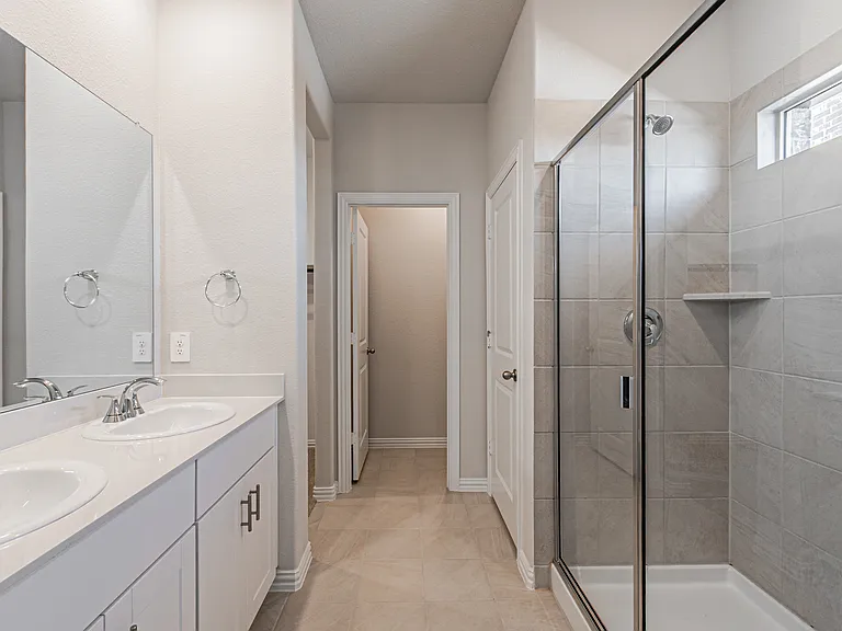 801 Leavenworth Dr — Photo 14