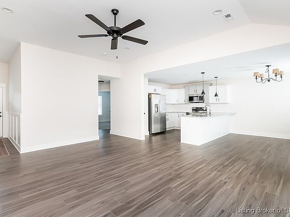 5th image of 4105 Cedar Creek Court