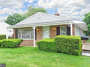 74 Border Rock Rd, Levittown, PA 19057