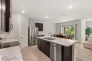 4 bed, 2.0 bath, 1830 sqft, $2,200 — Photo 3