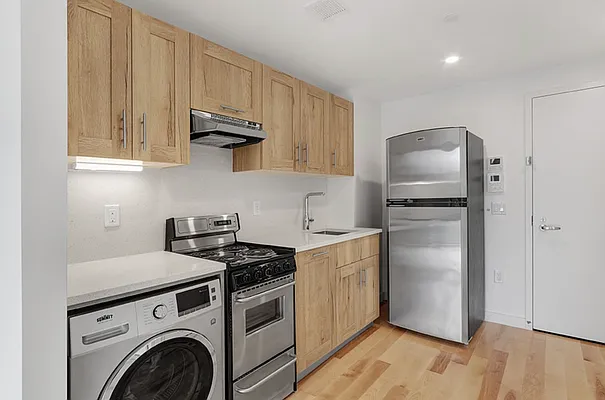 Rented by REZI | media 20