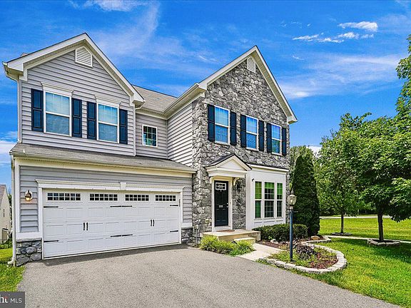 2nd image of 25833 Sycamore Grove Pl