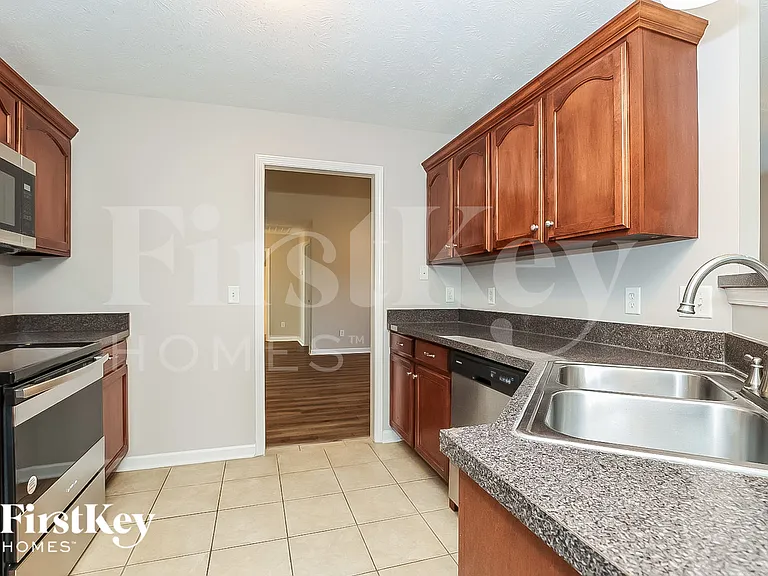 8117 Bostic Dr — Photo 6
