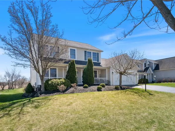 1359 Fieldcrest Ln, Victor, NY 14564