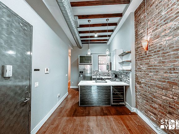 4th image of 404 Suydam St #2