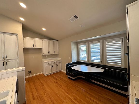 4th image of 2333 SE Whitetail Drive