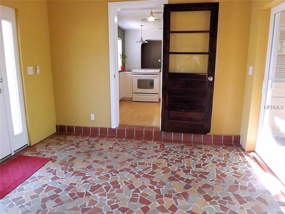 5th image of 6208 N Flora Vista Ave
