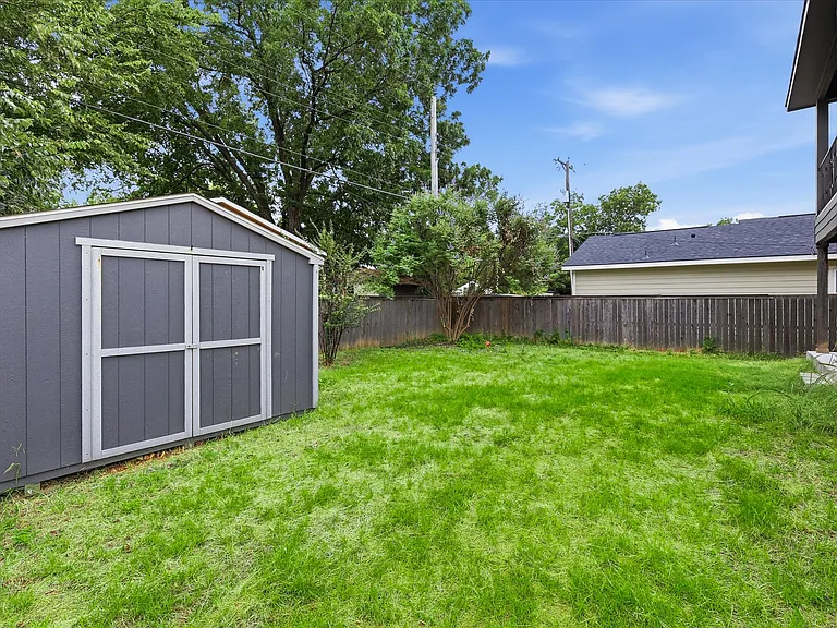 1804 Glenmore Ave — Photo 23