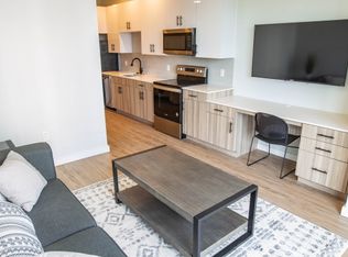 1006 S 3rd St #214, Champaign, IL 61820