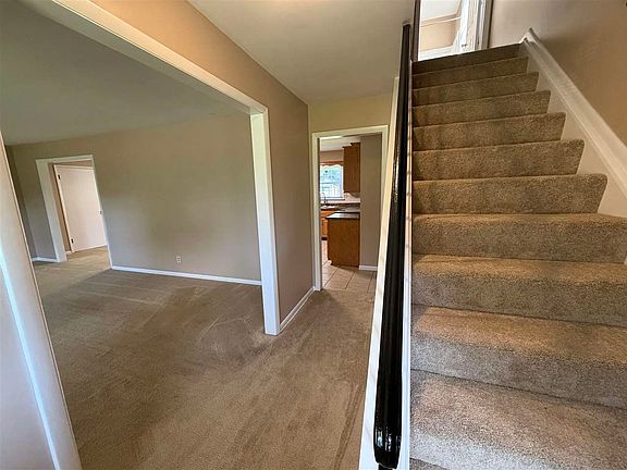 3rd image of 2155 W Westholme Dr