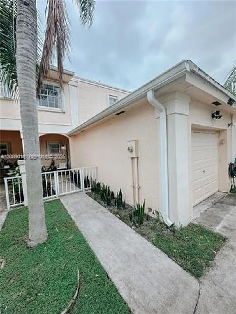 11807 SW 99th Ln th 11807, Miami, FL 33186 — Photo 3