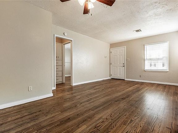 2nd image of 4717 SE 25th St