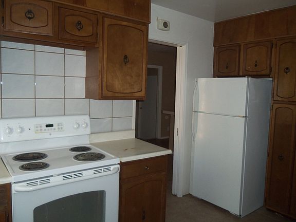 3rd image of 2031 Peyton Dr