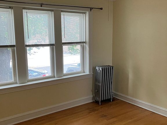 2nd image of 5415 W Wellington Ave