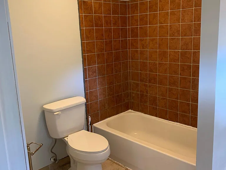2411 Whispering Woods Blvd #4 — Photo 7
