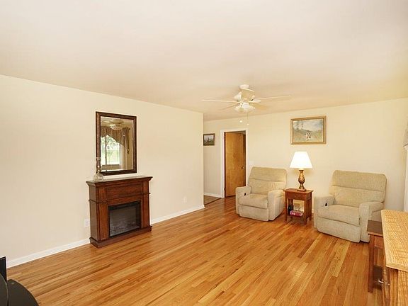 2nd image of 7151 Cherrywood Ln