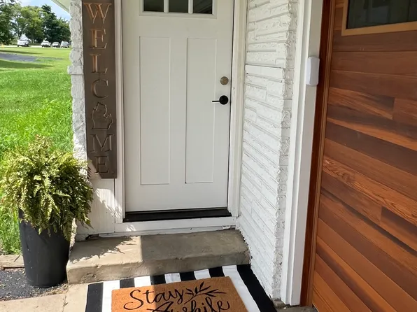 9471 S Clare Ave, Clare, MI