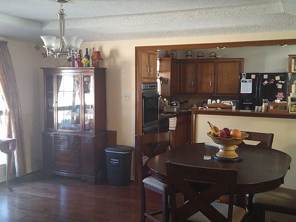 3rd image of 3904 Greenhills Ct W