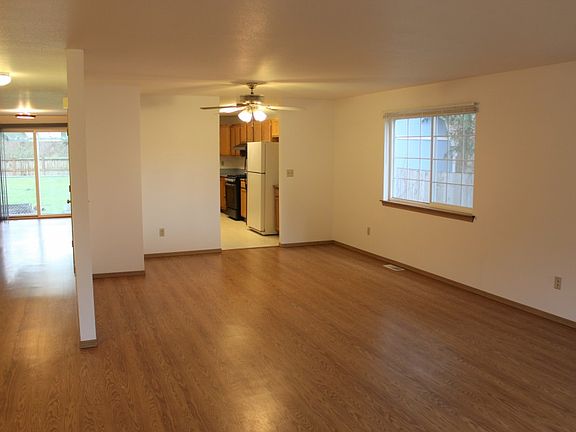 4th image of 312 Country Estates Dr W