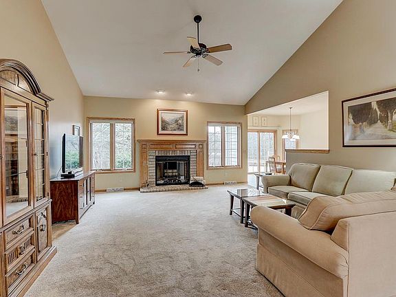 3rd image of 7944 S Legend Creek Ct
