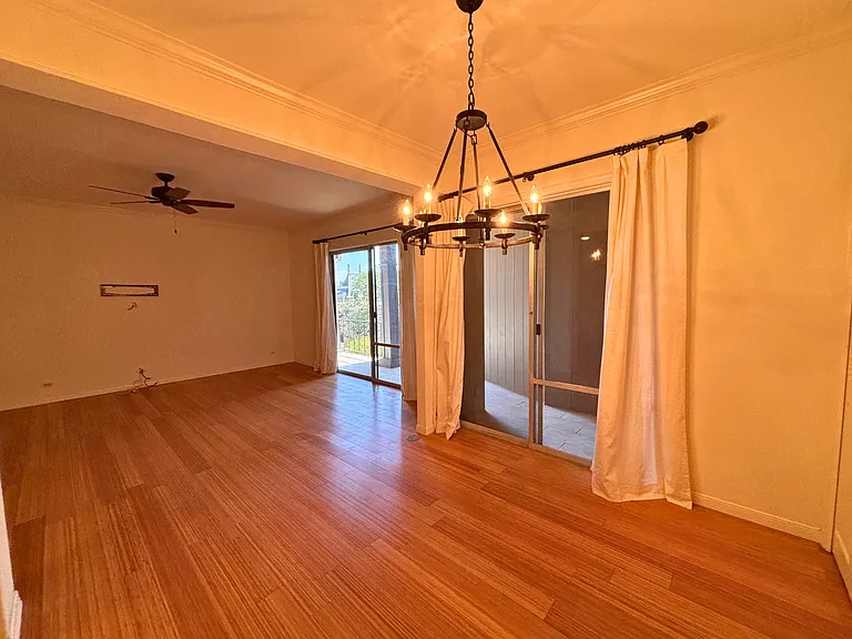 7709 Broadway #323 — Photo 11