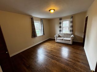 7622 Lammert Ln, Saint Louis, MO 63121