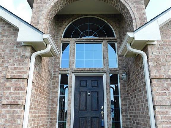 4th image of 108 Courtney Cir