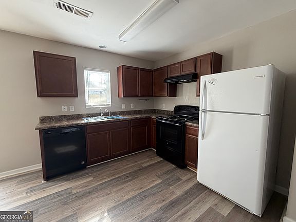 3rd image of 3547 Pebble Creek Dr
