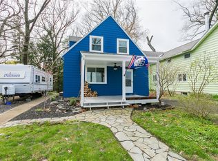 35 Lake Bluff Rd, Irondequoit, NY 14622