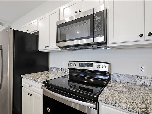 5th image of 314 S State St #204