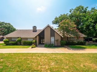 930 Rock Canyon Dr, Duncanville, TX 75137