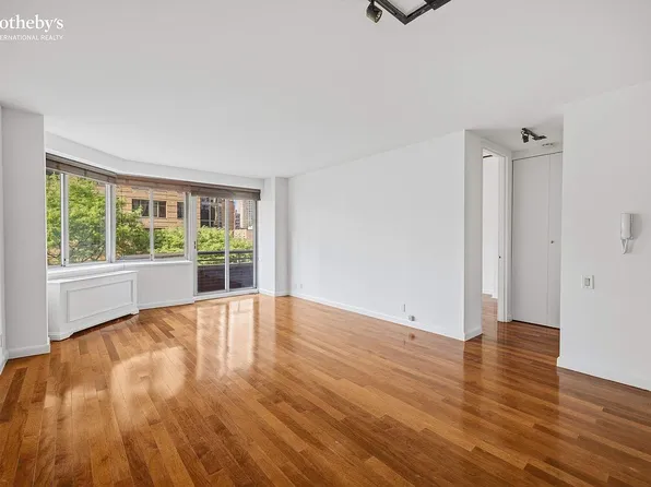 401 E 84th St APT 3B, New York, NY 10028