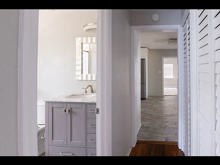 204 S Peninsula Ave — Photo 9