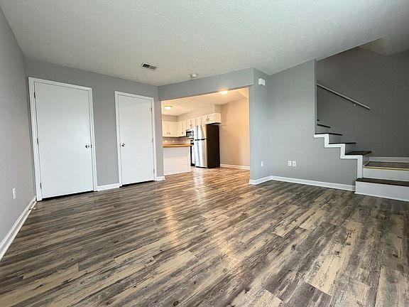 5th image of 424 Garden City Dr APT 38