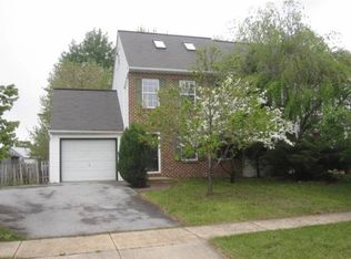 8 School House Ln, Lititz, PA 17543