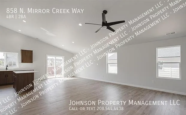 858 N Mirror Creek Way — Photo 3