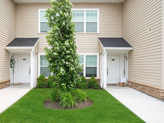 3rd image of 4102 Fox Hill Dr