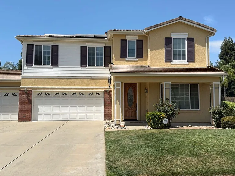 5812 W Perez Ave — Photo 1
