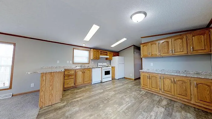 139 American Ave — Photo 1