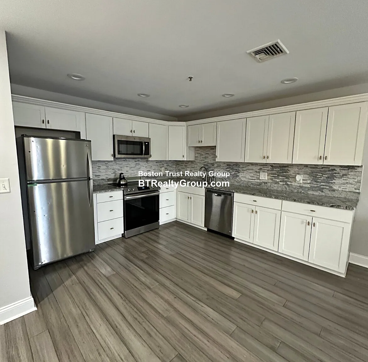 2 bed, 1.0 bath, $2,800 — Photo 1