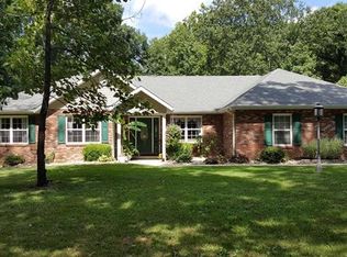 4524 Navajo Dr, Highland, IL 62249