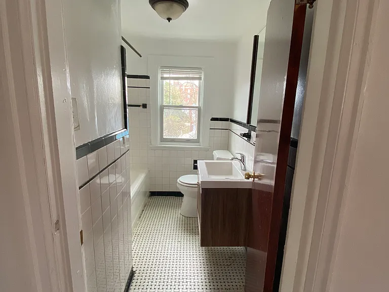 4300 Jefferson St #2 — Photo 6