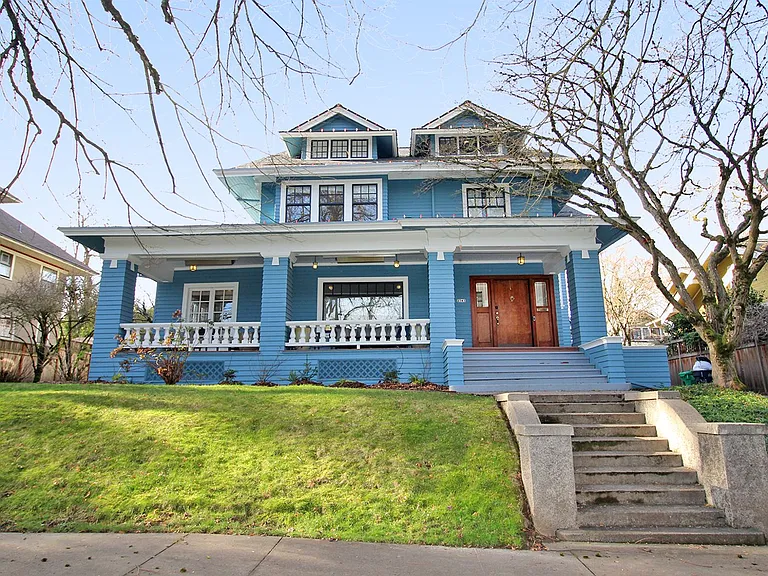 2343 NE 21st Ave — Photo 3