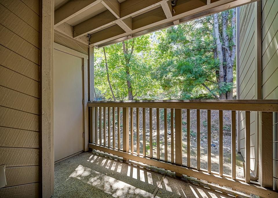 1st image of 672 Dorothy Way