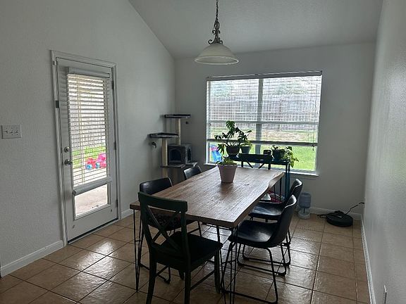 3rd image of 845 Dark Horse Ln